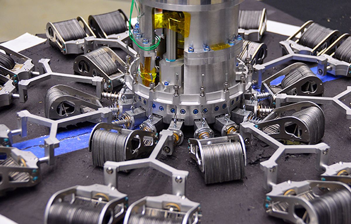 以下是NASA如何使用尖刺机器人抓取器抓取小行星